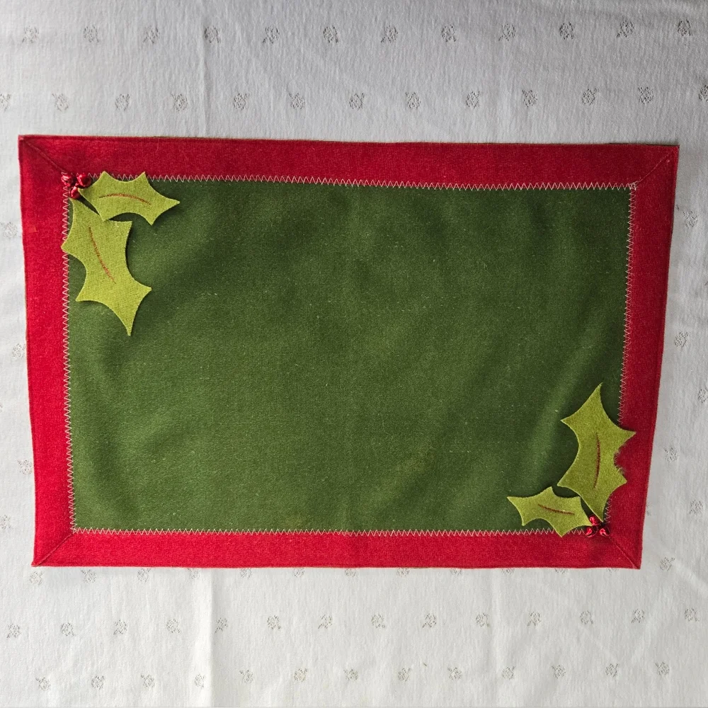 Set of 12 Chirstmas Red and Green Holiday Placemats DII for the Home